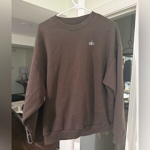 ALO Yoga sweatshirt